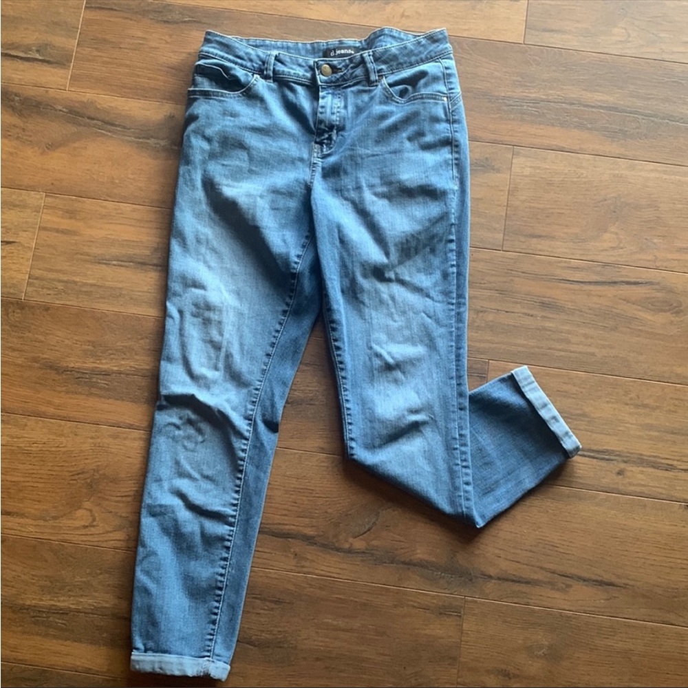 Women’s capri ankle length jeans medium wash